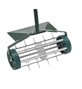 <span class=keywords><strong>Aérateur</strong></span> de <span class=keywords><strong>pelouse</strong></span> à roulettes avec garde-boue et pointes allongées de 18 pouces - Product Image 2