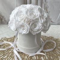 Lovebay Conception Personnalisée En Gros Préservé Fleurs Champignon Naturel Vraies Roses Longue Durée Éternelle Pour Toujours Roses dans une Boîte En Daim
