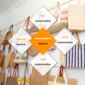 Luxe geometrische trekkoord-tas van stro voor dames - Boho geweven strandtas met uniek trekkoordontwerp, polyester voering, compact - Product Image 6