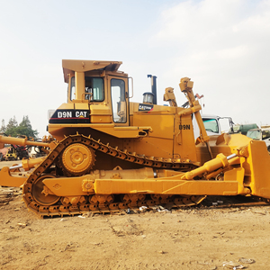 Bulldozer sur chenilles d'occasion D5K, origine Japon, capacité de bulldozing 5000 kg 3m³, moment de charge élevé - Product Image 1