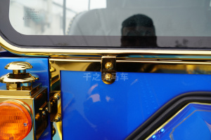 <span class=keywords><strong>Voiture</strong></span> électrique de tourisme vintage bleue personnalisable à double rangée avec toit, idéale pour mariages et événements commerciaux – <span class=keywords><strong>Voiture</strong></span> classique - Product Image 6