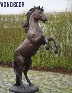 خارج الحديقة الشهيرة كبيرة البرونزية تمثال حصان ل تمثال حصان