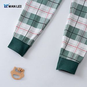 Pijamas de Natal para Crianças, Meninos e Meninas, Estampa Xadrez Vermelha e Verde, 100% Algodão Orgânico, Conjunto Longo e Respirável, Estilo Familiar - Product Image 5