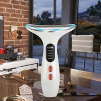 Thérapie LED Masseur facial du cou Anti-âge Rides Peau Machine de levage du visage Dispositif de relaxation des épaules et du cou