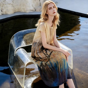 Abito Lungo in Seta di Lusso per <span class=keywords><strong>Donna</strong></span>, Elegante Stampa Artistica Sfumata, Vestito da Vacanza a Maniche Corte - Product Image 1