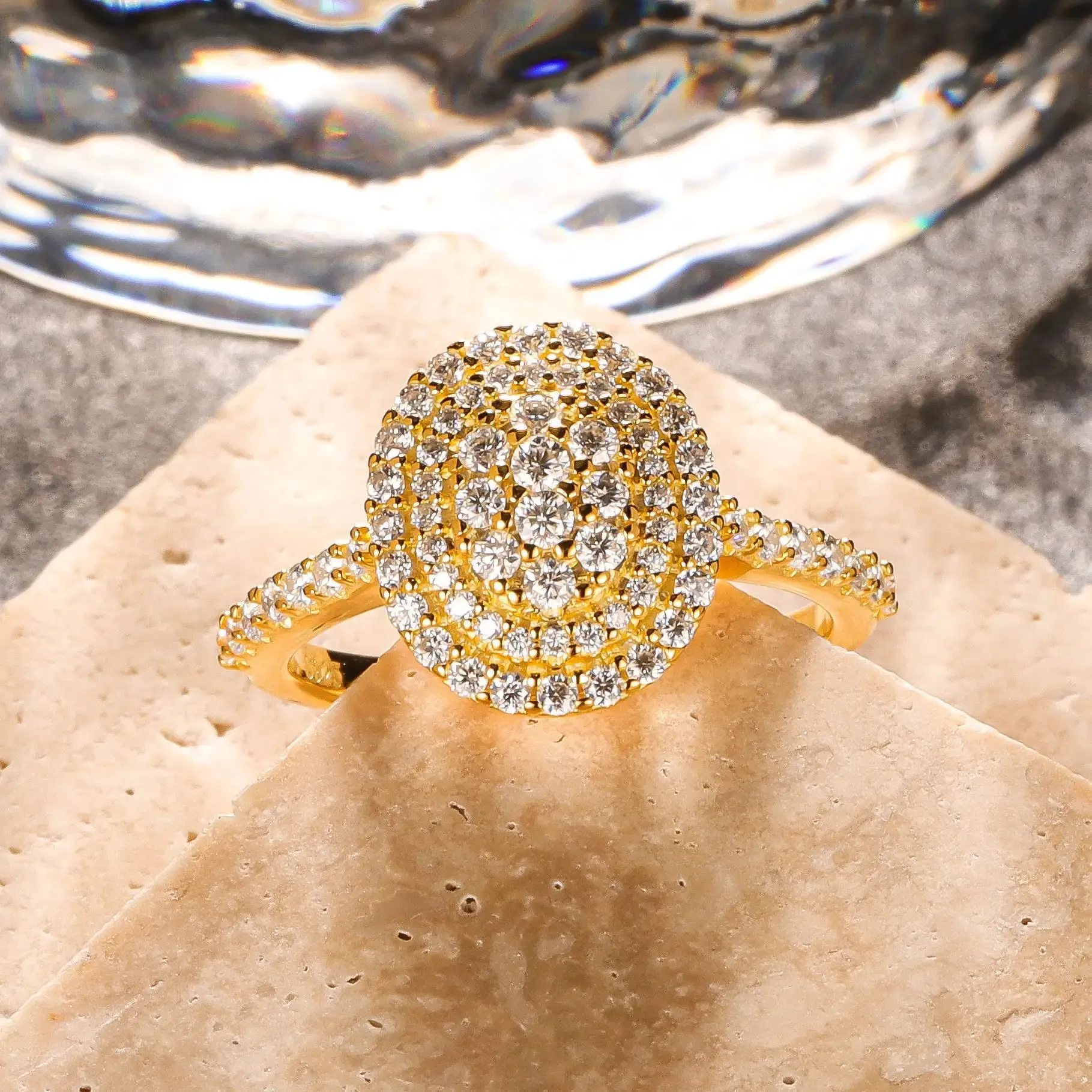 Cincin berlian zirkon kubik 18K kustom perak murni 925 perhiasan pengantin pertunangan berlapis emas pernikahan modis untuk wanita