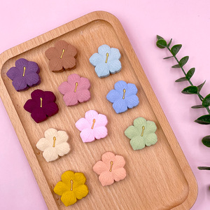 Perles en silicone de qualité alimentaire en forme de fleur d'hibiscus pour la <span class=keywords><strong>dentition</strong></span> des bébés, perles à mâcher DIY, breloques et perles focales pour la fabrication de stylos et de bijoux, vente en gros - Product Image 3
