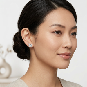 Boucles d'oreilles clous Rakshita en argent sterling 925 avec moissanite, base carrée, certifiées par un tiers, classiques pour femme - Product Image 5