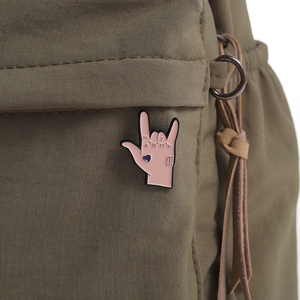 Dessin animé doigt geste amour émail broche broche métal revers sac à dos pull chemise Fans cadeau décoration dessin animé ami accessoires - Product Image 5