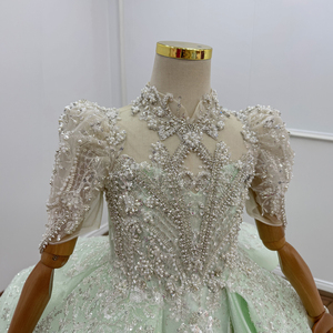 Vestido de niña de las flores Wn1792 verde menta con apliques de encaje plateado pesado, cuello alto con cuentas, vestido de princesa de gala hasta el suelo, 100% poliéster - Product Image 4