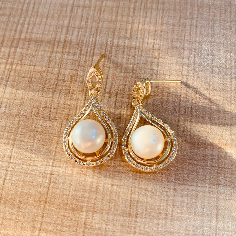 LUOXIN personalizado elegante chapado en oro completo circón perlas de agua dulce pendientes y collar conjunto de joyas