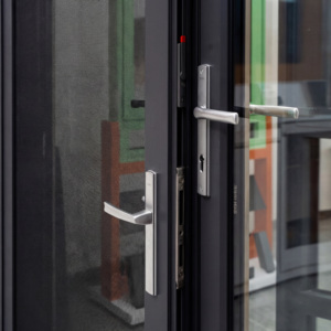 Système <span class=keywords><strong>de</strong></span> Portes Doubles en Aluminium Haute Performance, Design Moderne et Élégant, Robuste, pour Usage Commercial et Résidentiel - Product Image 4