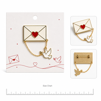 Broche émaillée souple Colombe de la Saint-Valentin, broche enveloppe, chaîne dorée, bijoux lettre d'amour, badge de vente en gros, broche de revers personnalisée, usine OEM