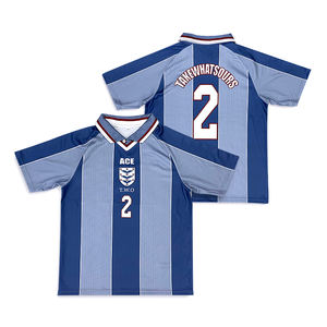 Camisetas de fútbol retro con tiras personalizadas, camisetas de fútbol de estilo callejero recortadas para jóvenes con diseño de ajuste cuadrado por sublimación - Product Image 4