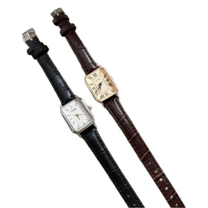 Nuevo Reloj de Pulsera de Cuero Casual Minimalista con Marcador de Hora con Números Romanos Cuadrados, Reloj de Cuarzo para Estudiantes, Reloj Pequeño para Mujer - Product Image 1