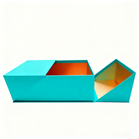Boîte cadeau en papier cartonné rigide à double porte avec fermeture magnétique incrustée de cartes dorées, design haut de gamme personnalisé pour parfum, gaufrage