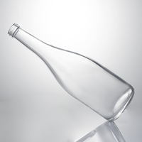 Botella de Vidrio de 750 ml con Hombro Inclinado y Rosca para Licores como Ginebra, Vodka y Vino