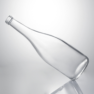 Botella de Vidrio de 750 ml con Hombro Inclinado y Rosca para Licores como Ginebra, Vodka y Vino - Product Image 5