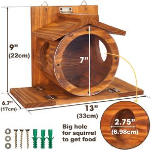 Уличная деревянная кормушка для белок, подвесная кормушка для белок для дома и сада зимой, кормушка для белок с окном для наблюдения - Product Image 3