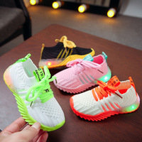 Sapatos de luz vermelha da luz led do oem & mm, sapatos para crianças do outono sapatos leves de malha para esportes superfície dos homens e mulheres