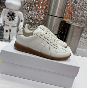 <span class=keywords><strong>Sneakers</strong></span> Casual da uomo e <span class=keywords><strong>donna</strong></span> in vera <span class=keywords><strong>pelle</strong></span> con chiusura in pizzo bianco scarpe firmate <span class=keywords><strong>donna</strong></span> scarpe da esterno piatte in schiuma da uomo - Product Image 4