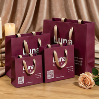 Sacs en papier de luxe de haute qualité, rouge vin profond, laminés mat, avec logo personnalisé, pour boutique de vêtements, chaussures, emballages cadeaux