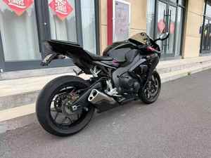 Hondai CBR1000RR-R Fire Blade Moto Sportive à Quatre Cylindres en Ligne Moteur Puissant Frein ABS Moto de Course Rapide sur Route Japon - Product Image 5
