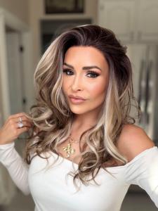 Perruques synthétiques courtes à livraison rapide, blondes avec mèches châtain cendré, 13x4 HD Lace Front, transparentes, résistantes à la chaleur, sans colle - Product Image 2