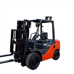 Montacargas Diésel FD30 FWD de 30 Toneladas, Mástil de Tres Etapas, Desplazador Lateral Hidráulico, Neumáticos Neumáticos, Operación Asentado, Uso en Interiores para Motor - Product Image 1