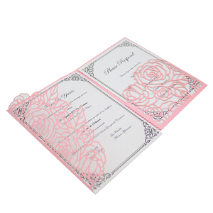 Élégante invitation de <span class=keywords><strong>mariage</strong></span> pliée en trois avec motif floral bordeaux, pochette et papier nacré métallisé - Product Image 6