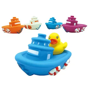 Eco Friendly toy boats for toddlers Plastic floating toy boats Spray Water Bath Toys for Kids