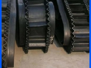 Büyük eğim açısı ve etek saptırma plakaları ile konveyör bant, aşınmaya dayanıklı ve yüksek sıcaklığa dayanıklı kauçuk konveyör bant - Product Image 2