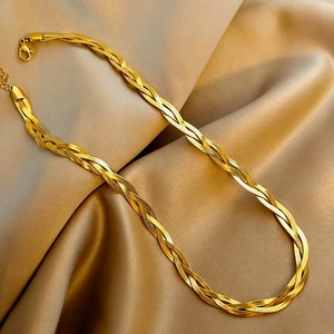 Collana a doppio strato placcata oro con motivo a spina di pesce, girocollo a catena a serpente impilabile da donna - Product Image 1