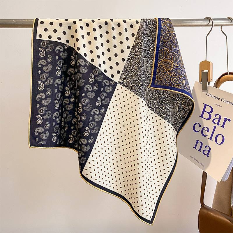 Noix de cajou à pois - 65cm