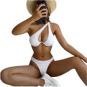 ชุดบิกินี่สีน้ำเงินแบบร่องสำหรับผู้หญิง แห้งเร็ว สายผูกคอ ทรงสามเหลี่ยม บราเสริมโครงเหล็กด้านหน้า พร้อมโลโก้สั่งทำพิเศษ เหมาะสำหรับใส่ไปชายหาด - Product Image 1