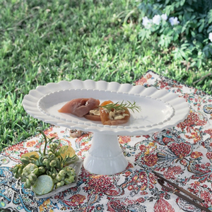Plat à dessert ovale blanc de style français, à pied, gaufré, pour fêtes et mariages - Product Image 3