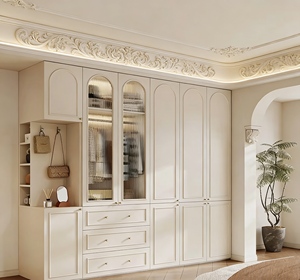 Armoire de chambre à coucher française de luxe BALOM personnalisée 2026 avec porte en verre nervuré cintré et étagère de présentation de sacs éclairée par LED - Product Image 1
