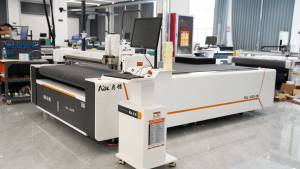 Máquina de <span class=keywords><strong>Corte</strong></span> de Tela para Flores Aoyoo China con Alimentación Automática para Toldos y <span class=keywords><strong>Cortinas</strong></span> - Product Image 2