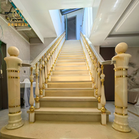 Balustrade intérieure en aluminium coulé doré de marque MEIXI, design chinois, avec main courante en jade, durable et luxueuse pour maison et villa.