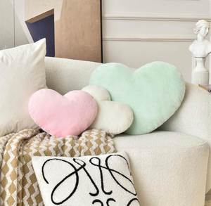 Almohada Decorativa de Peluche con Forma de Corazón Estilo Coreano, Linda y Suave para Cama, Sala de Estar, Decoración del Hogar, Estética Preppy - Product Image 5