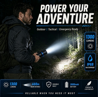 Linterna Táctica LED de Alta Potencia, 1300 Lúmenes, Resistente al Agua IP68, Alcance de 400-500M, Recargable por USB, Paquete Completo Industrial
