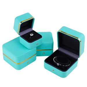 Kotak kulit Pu bingkai plastik liontin wadah kemasan perhiasan cincin kulit biru Logo kustom - Product Image 1