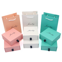 Boîte cadeau pour bijoux sur mesure, emballage en carton rigide avec doublure en éponge, finition mate pour collier, bague, boucles d'oreilles