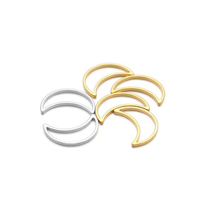 Colgante Hueco de Luna de Acero Inoxidable Chapado en Oro, Estilo Clásico, Accesorio de Joyería de Moda Unisex - Product Image 5