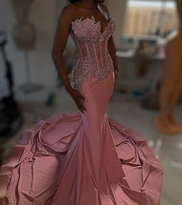 فساتين حفلات التخرج الطويلة الوردية فستان سهرة مرصع بالكريستال والخرز اللامع مزين بزهور ثلاثية الأبعاد فساتين حفلات أعياد الميلاد مصممة حسب الطلب - Product Image 5