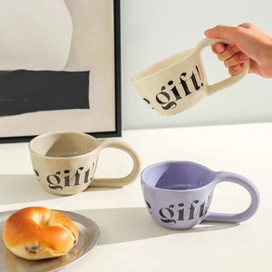 Nouveauté : Tasses en céramique créatives avec lettres anglaises, faites à la main, avec une grande poignée, personnalisées pour le café, le lait ou le thé, idéales pour un cadeau - Product Image 2