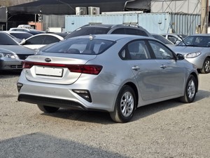 Nouvelle berline essence K3 2019 de marque coréenne avec moteur CVVT, caméra de recul, alerte de trafic transversal et avertisseur de pression des pneus - Product Image 2