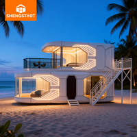 Hôtel capsule et appartement Airbnb modulaire préfabriqué à deux étages (20 40 pieds) avec panneaux solaires, cuisine et salle de bain - Design moderne