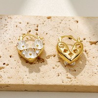 Boucles d'oreilles haut de gamme en forme de cœur de fleur, accessoire tendance en laiton