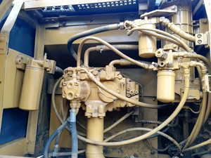Excavatrice d'occasion d'origine japonaise pour 325C, poids opérationnel de 20 tonnes, avec composant moteur principal, capacité de la benne de 0,8 m³, puissance de 108 kW - Product Image 4